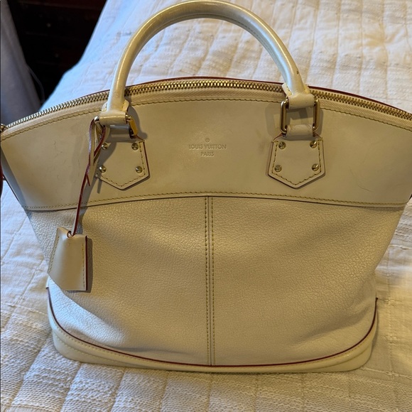 Louis Vuitton Handbags - Louis Vuitton Cream Sachel